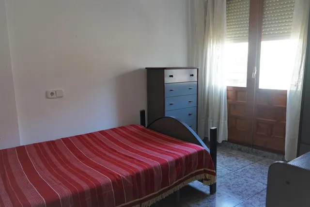 Piso en pleno centro de Requena, listo para entrar a vivir — 13