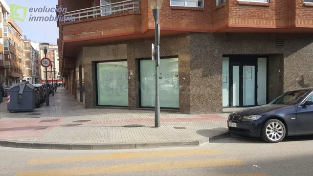 En Burgos. Calle Petronila Casado esquina Calle Clunia. Estu