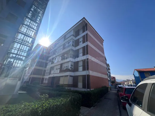 PRECIOSO PISO JUNTA A LA RIA DE COLINDRES DE 3 DORMITORIOS - foto 5