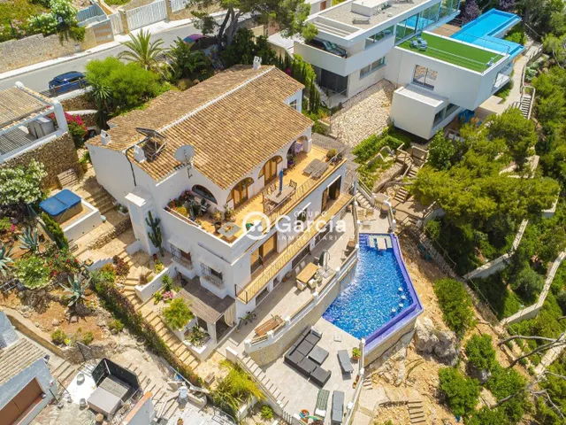 Villa en primera línea en venta en Jávea con increíbles vistas — 43