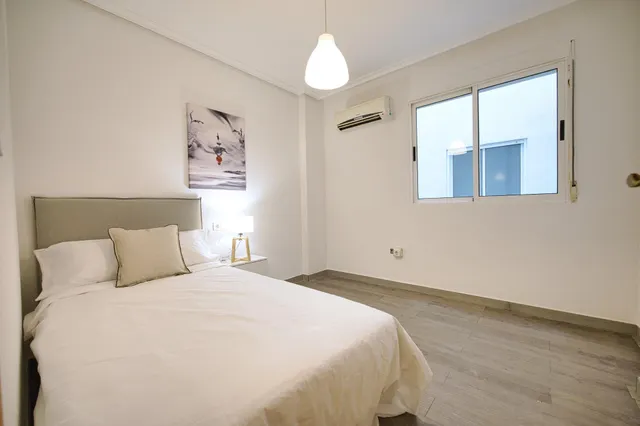 LISTO PARA ENTRAR A VIVIR  ¡TU NUEVO HOGAR TE ESPERA EN REYES CATÓLICOS! PISO 3 DORMITORIOS — 7