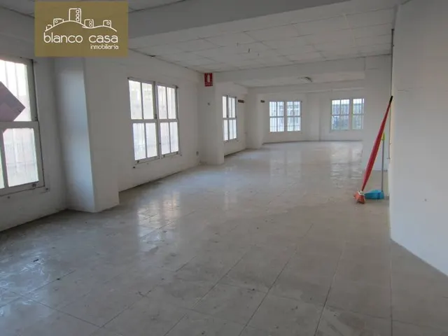 ¡Bajo en alquiler en la zona del San Martiño! — 10