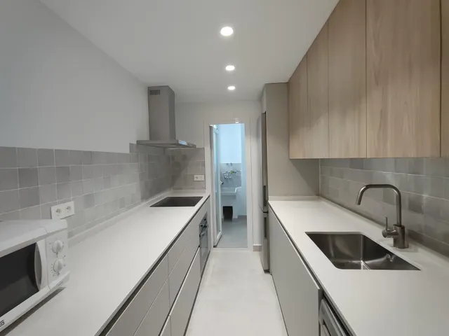 Piso alquiler Avda Madrid, Granada centro. — 20