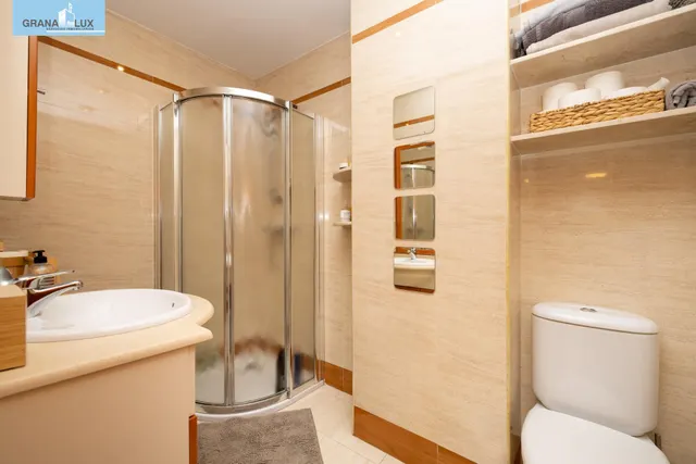 Piso y cochera en venta junto Acera de Darro. — 32