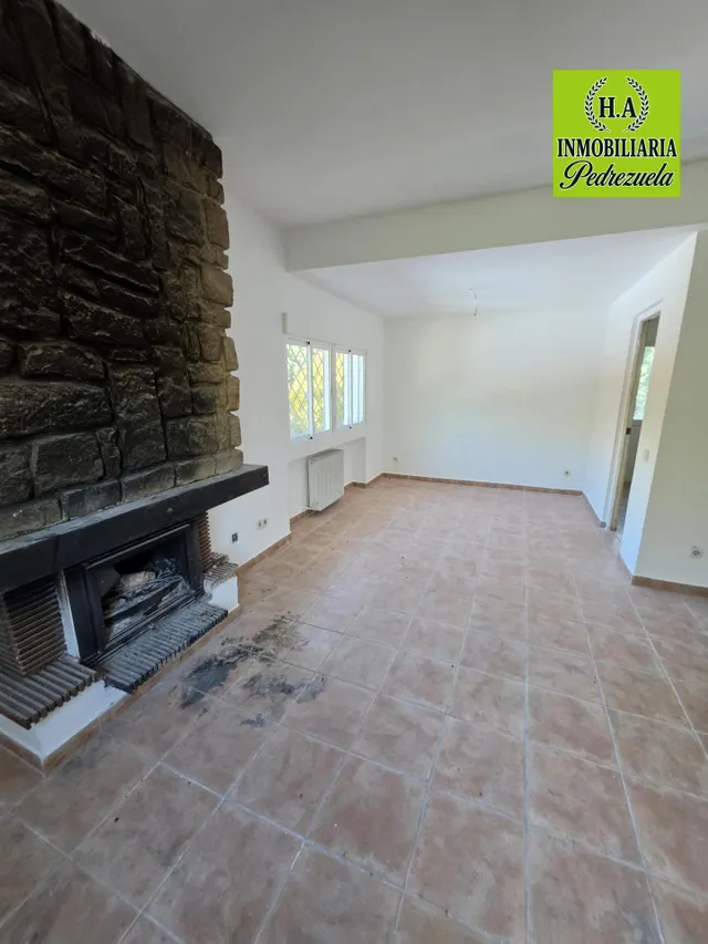 Encantadora vivienda en Pedrezuela con Piscina Privada - foto 5