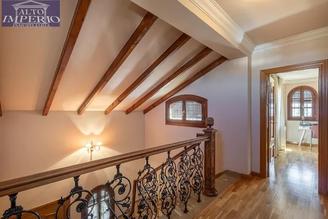 INCREÍBLE CHALET INDEPENDIENTE EN ZONA PRIVILEGIADA — 27