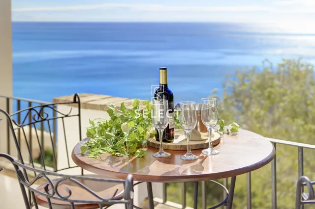Apartamento con Terraza y Vistas Panorámicas al Mar en Marin