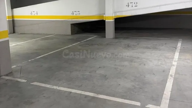 Plaza de garaje con capacidad para dos vehículos.