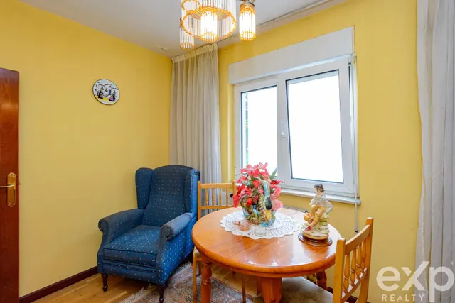 Piso de 3 habitaciones en Oviedo – cocina independiente y excelente potencial — 12