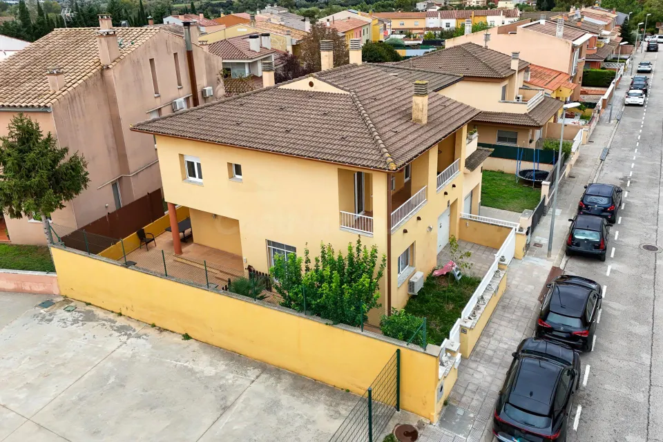 Casa 4 habitaciones 162m² en venta - Pueblo 26