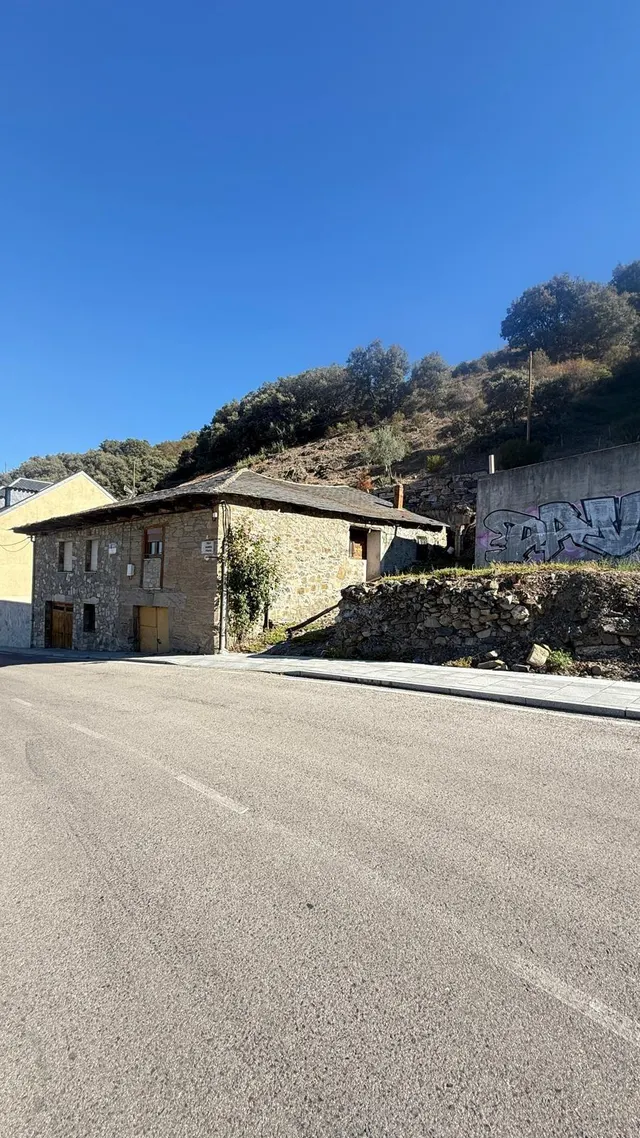 CASA CON TERRENO EN EL CAMINO DE SATIAGO (MOLINASECA) — 9