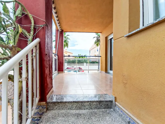 Planta baja con piscina y parking en primera linea de playa de Miramar — 35