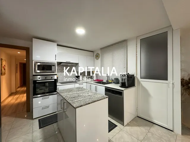 Piso en VENTA en el centro de Canals con ascensor, balcón y 3 habitaciones — 7