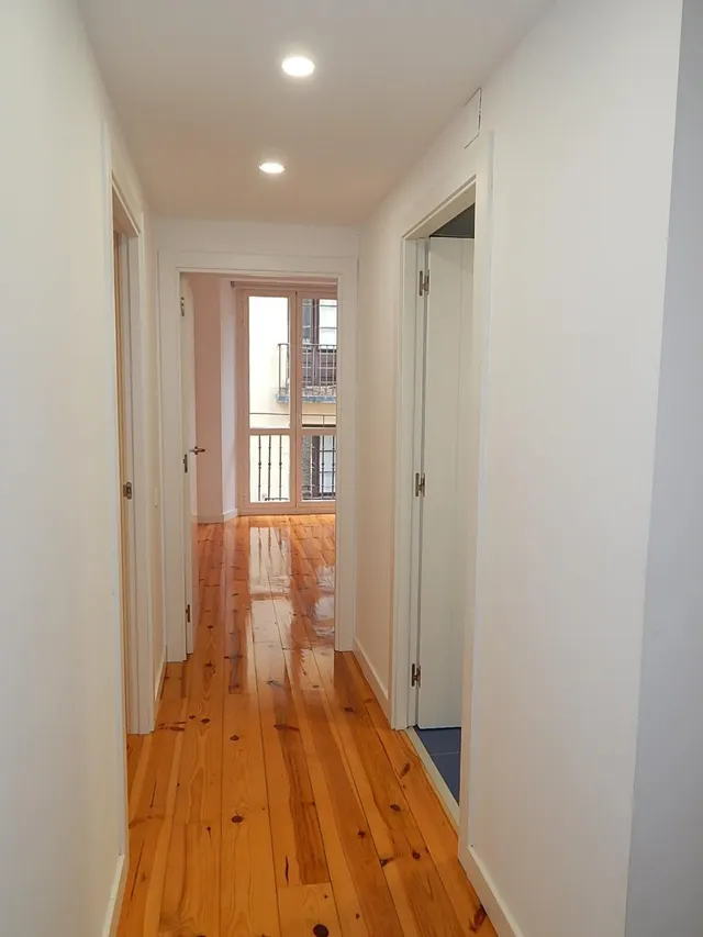 ETXEA vende piso en la Plaza de Castillo, 3 dormitorios, 2 baños, ascensor, 2ª altura — 17