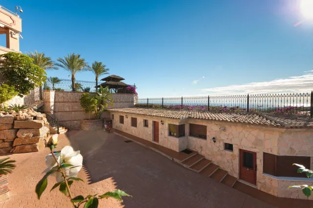 Villa de Lujo con vistas al mar y al golf. 7 dormitorios, 10 baños. Calanova Golf, La Cala de Mijas — 33