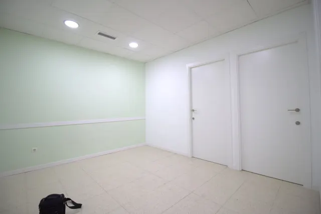 Se alquila entresuelo comercial — 4