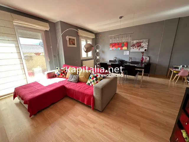 ADOSADO A LA VENTA EN BOCAIRENT - foto 3