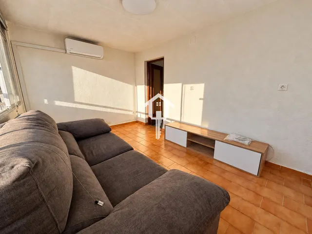 Ático en exclusiva totalmente reformado de 56 m2 con terraza en zona benalúa de Alicante: edificio con ascensor — 9