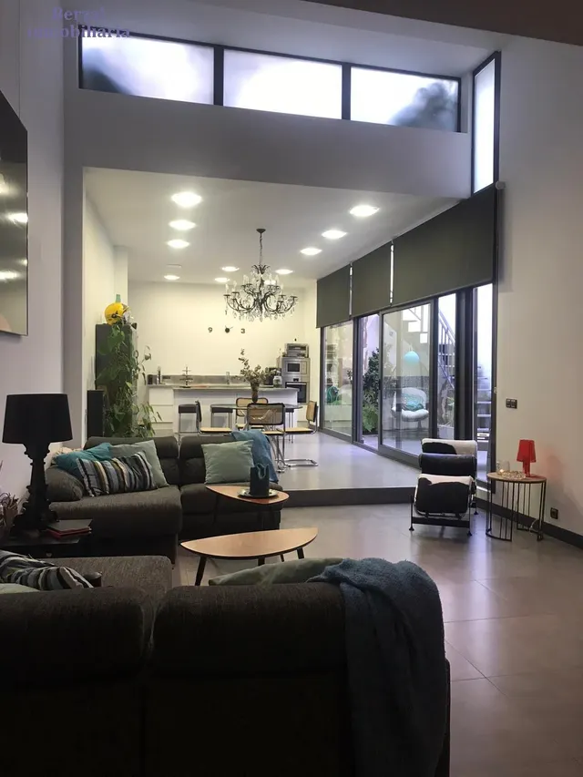 Vivienda SINGULAR en el centro de Logroño.Planta baja, más dos. Terraza de sesenta metros y jardin con pozo. — 11