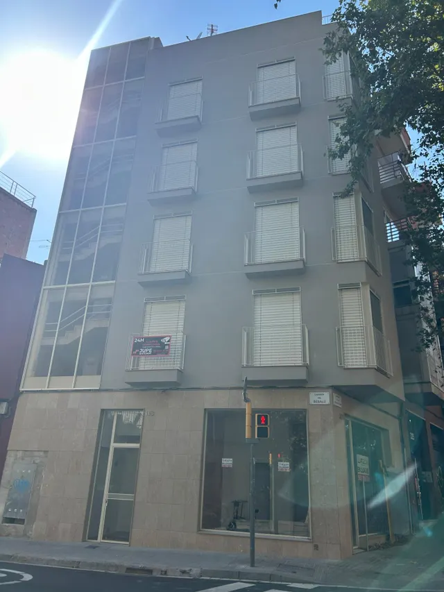 LOCAL COMERCIAL DE OBRA NUEVA A ESTRENAR EN PLENA CALLE NAVAS DE TOLOSA, ESQUINA CON BESALÚ — 15