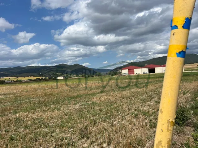 Inversión Estratégica: Terreno Industrial en La Puebla de Ar - foto 3
