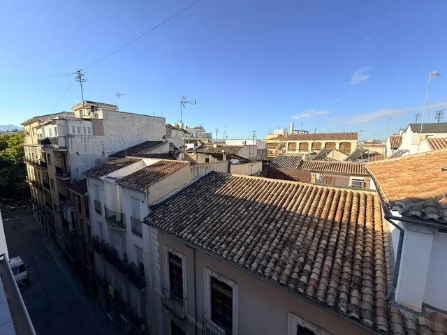 Se alquila piso con terraza en pleno centro de la ciudad — 14