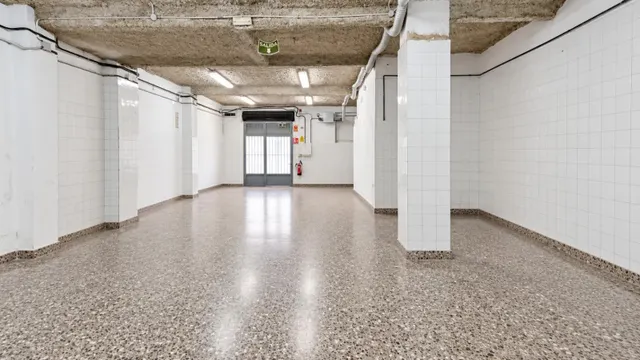 Local comercial en alquiler en russafa | 196 m2 | zona consolidada — 6