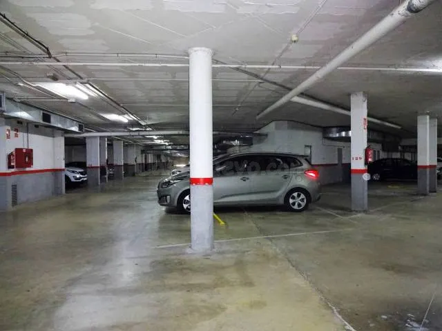 Parking en alquiler anual en Plaça Europa-Covamar - foto 2