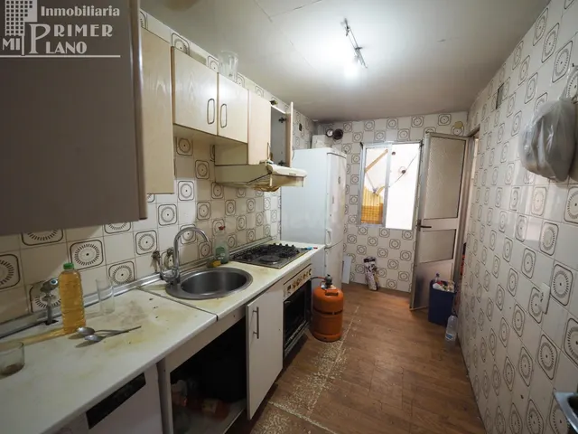 *¡Gran oportunidad de inversión en Tomelloso! Piso amplio pa - foto 4