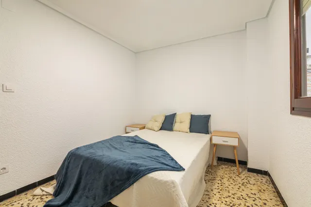 ¡PISO EN ALQUILER EN PLENO CENTRO DE ELCHE! — 23