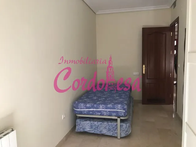 PISO EN CIUDAD JARDÍN JUNTO A MEDINA AZAHARA — 13