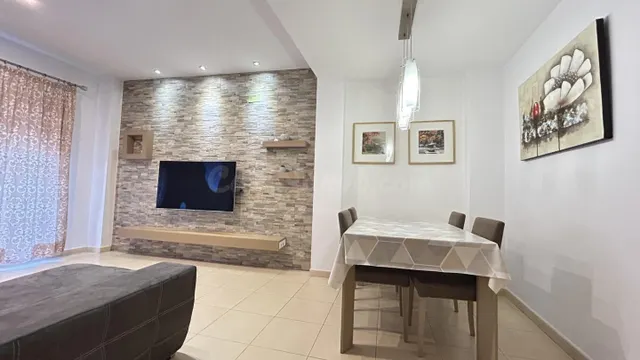 Fantástico adosado con garaje privado y patio en Carcaixent! — 3