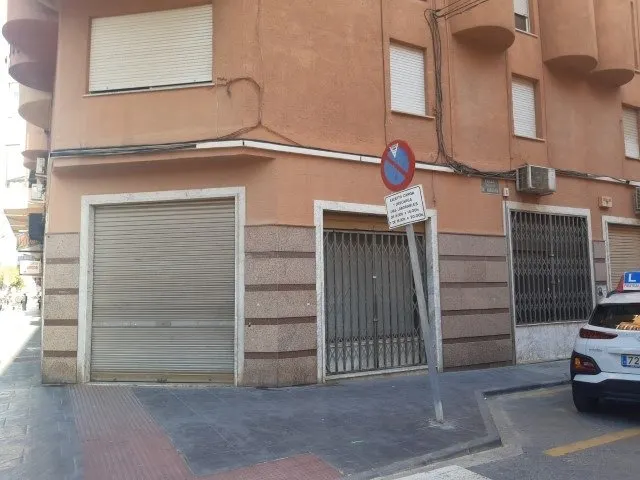 Local comercial en la Avenida — 9