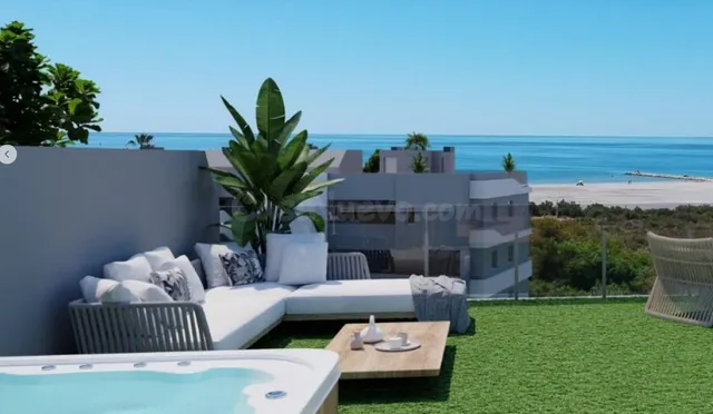 Ático de 2 y 3 Dormitorios y 2 Baños con Piscina y Terraza e