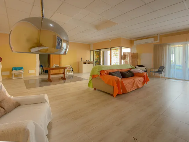 Exclusiva Casa tipo loft con gigantescos espacios y excelente distribución + GARAJE CERRADO, a un precio excelente — 6