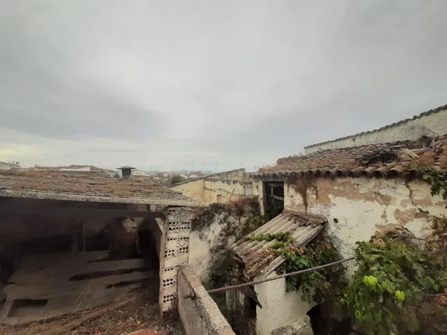 Casa para reformar en Arroyo de la Luz - foto 2