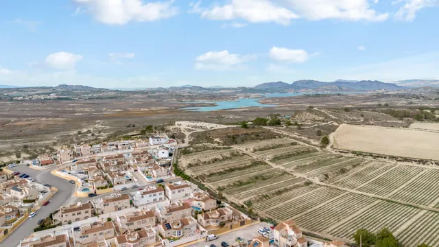 PISOS CON PARKING, PISCINA COMUNITARIA Y VISTAS DESPEJADAS! — 15