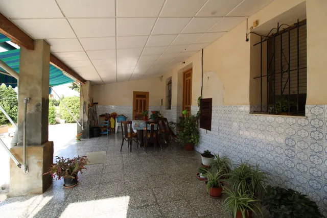 SE VENDE CASA DE CAMPO CON 42.000 M2 DE PARCELA. — 48