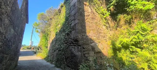 Casa de piedra con potencial a precio increíble — 16