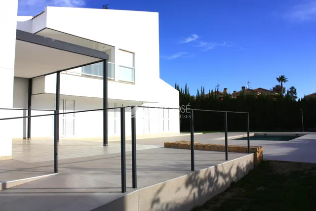CHALET EN PRIMERA LINEA DE CAMPO DE GOLF, ALENDA GOLF, ALICANTE — 27