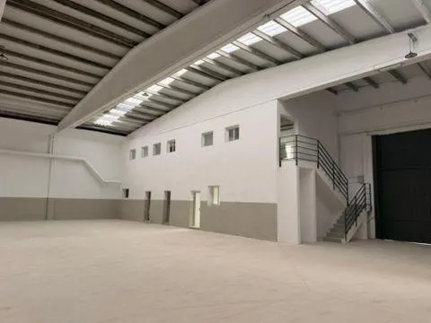 NAVE INDUSTRIAL  EN REUS CON GRAN PATIO PRIVADO — 8