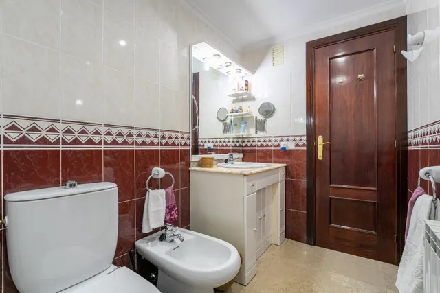 Piso con piscina zona alta de Reus — 11