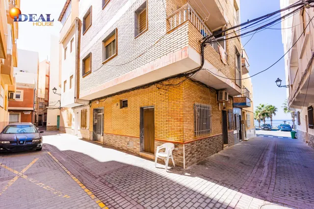 FANTÁSTICO PISO JUNTO A LA PLAYA - LA RÁBITA — 2
