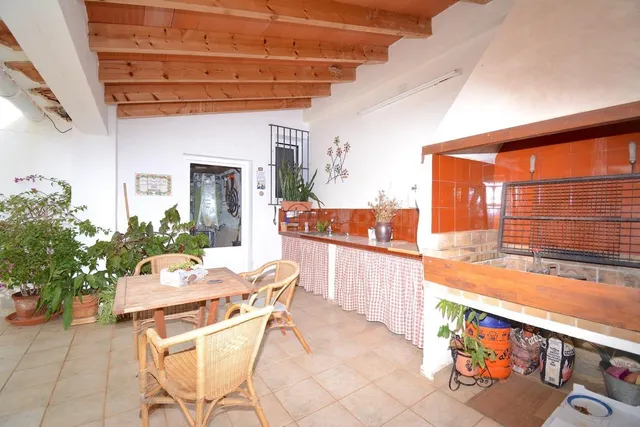 Chalet con apartamento independiente y gran parcela en una d - foto 3