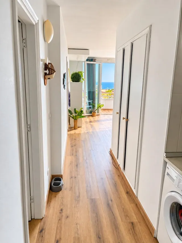 ## Estudio reformado en Amarilla Golf con vistas al mar — 10