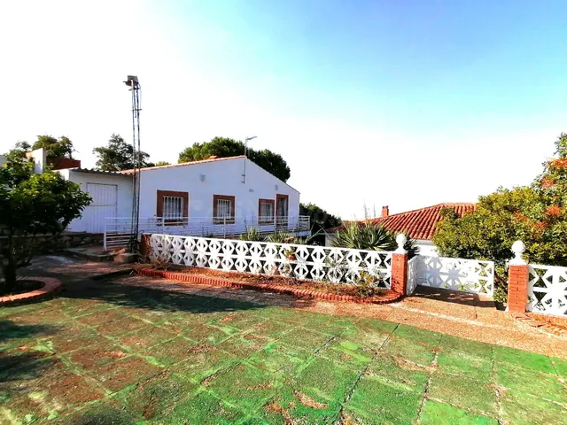 Amplio Chalet en Cáceres con Piscina en la Zona de la Montañ - foto 2