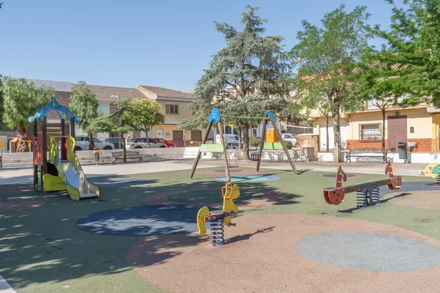 VENTA DE PISO JUNTO AL METRO DE CHURRIANA DE LA VEGA — 36