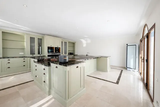 Chalet 7 habitaciones 876m² en venta - Costa del Sol — 13