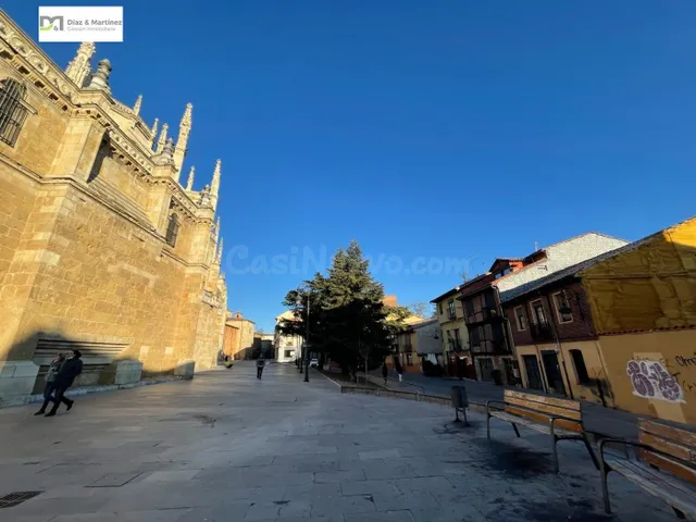 Casa  detras de la catedral — 4