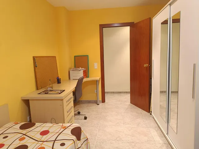 Amplio y Luminoso Piso en Roquetes con Terraza — 27